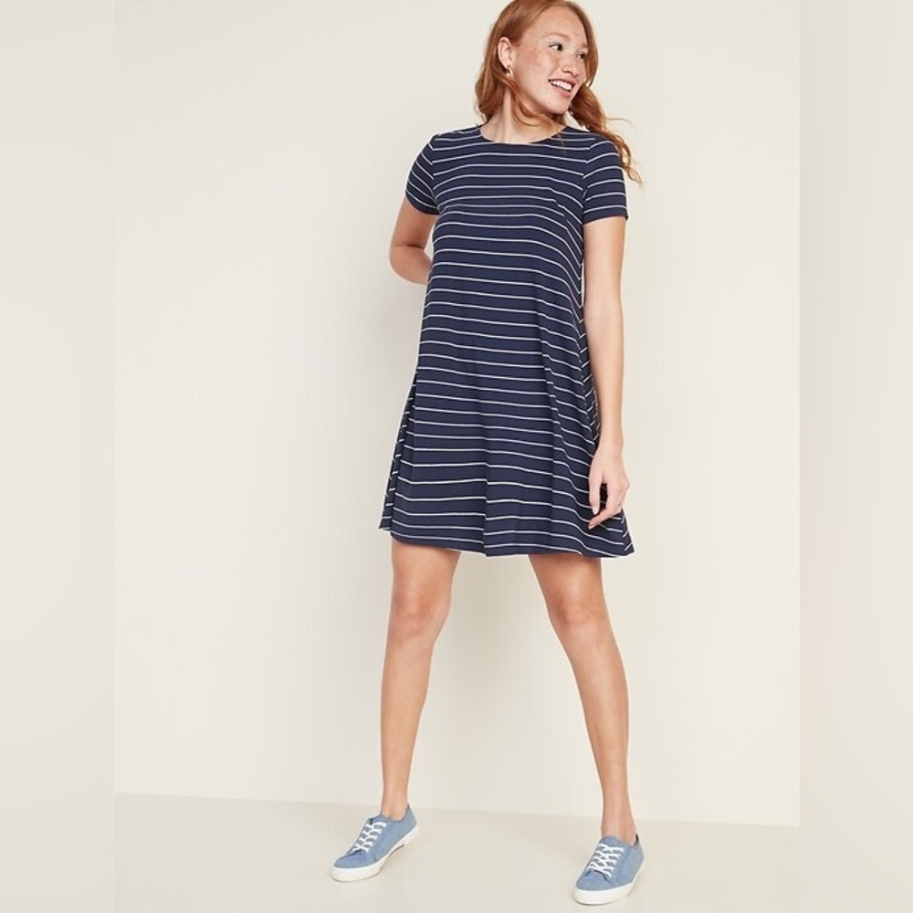 Old Navy. Navy Striped Sleeveless Swing Dress. Size Large.